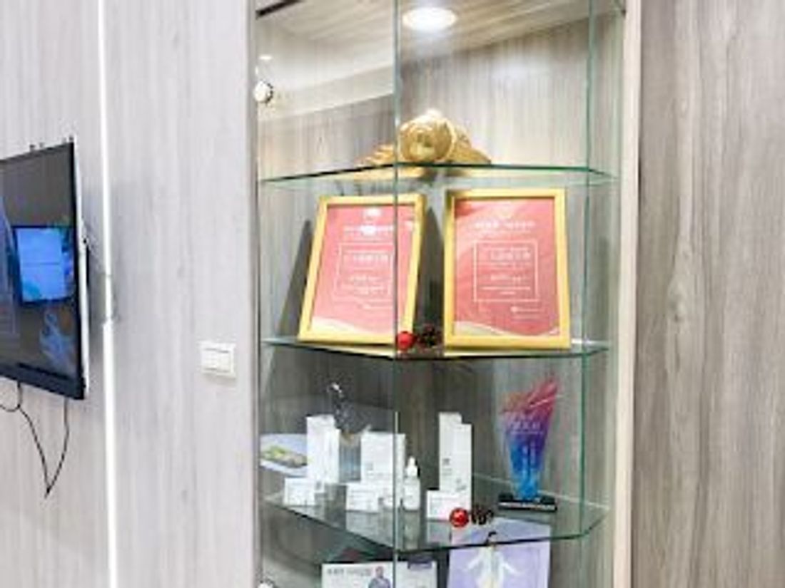 高階抗老陳裕豪醫師 嚴重鬆弛無痛筋膜多層次埋線拉提 困難斑點雞尾酒技術皮秒雷射除斑