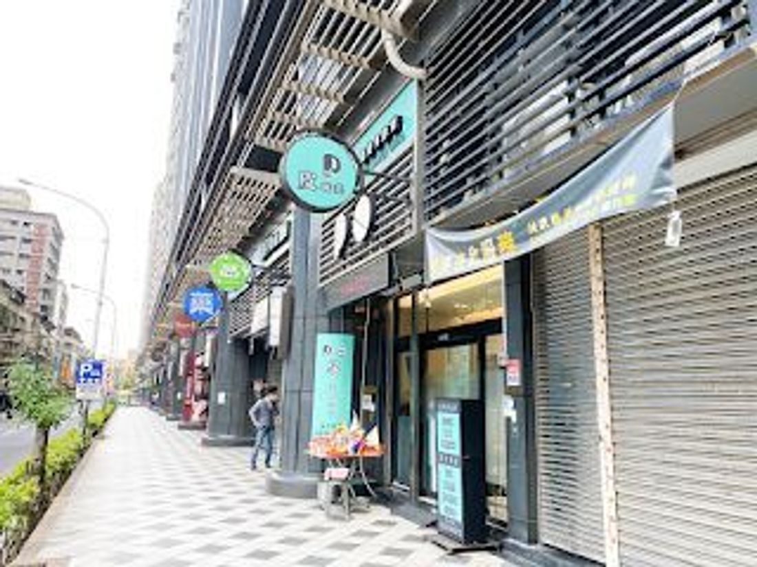 高階抗老陳裕豪醫師 嚴重鬆弛無痛筋膜多層次埋線拉提 困難斑點雞尾酒技術皮秒雷射除斑